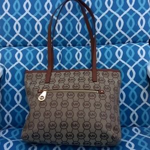 👜 LIKE NEW MK tote👜